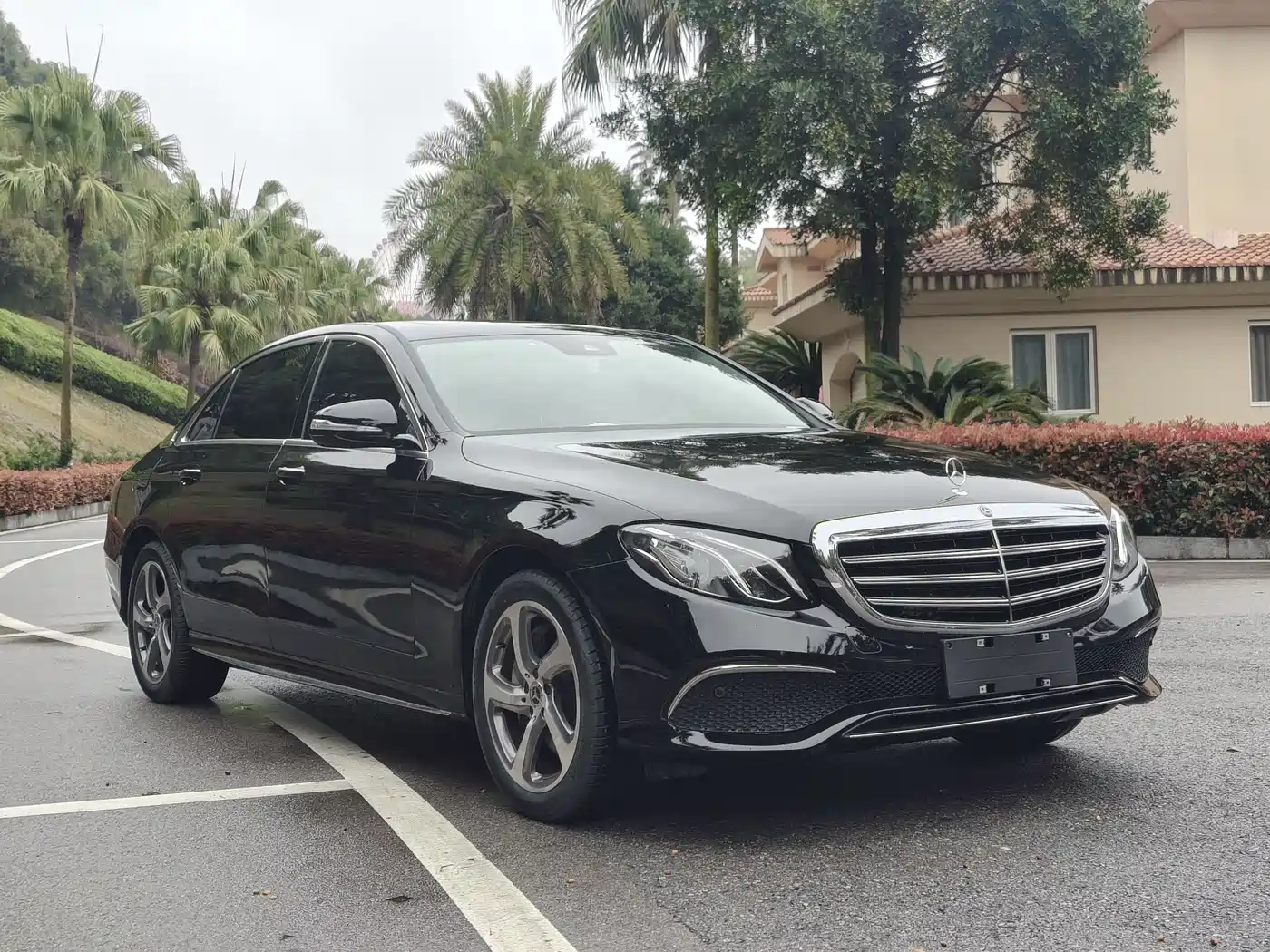 Mercedes-Benz E-Class 2017 E 300 L Sport Fashion фото 3