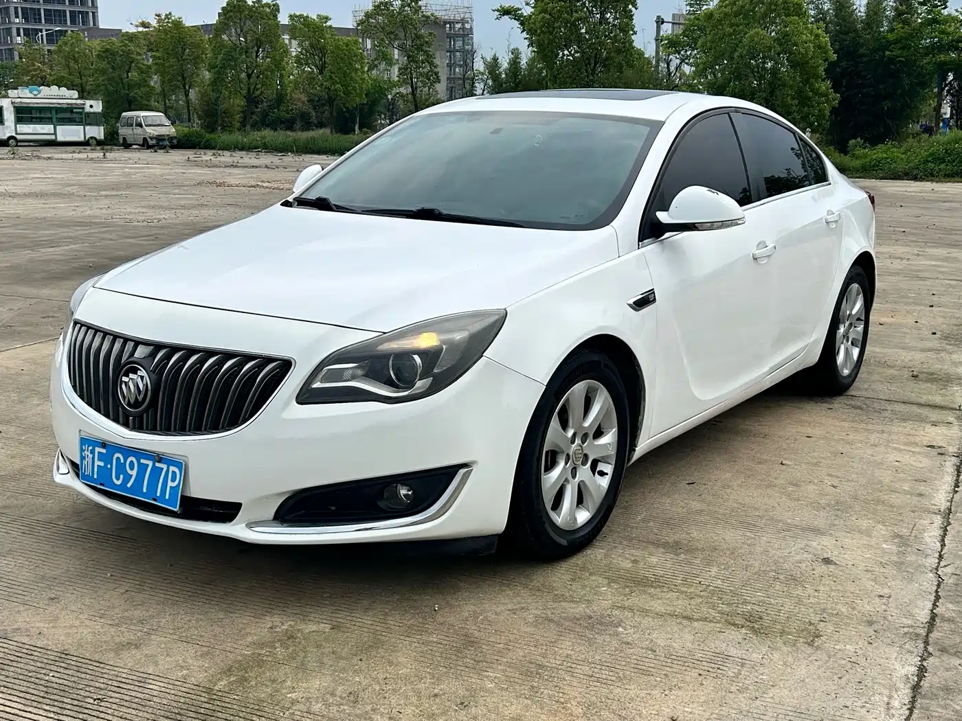 Buick Regal 2015 1.6T Leading Tech Edition