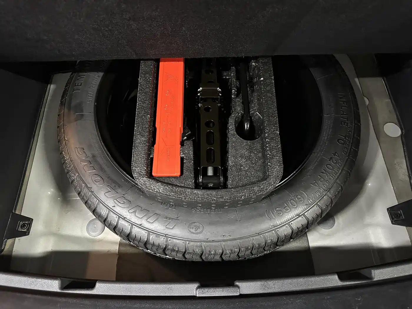 GEELY AUTOMOBILE VISION X6