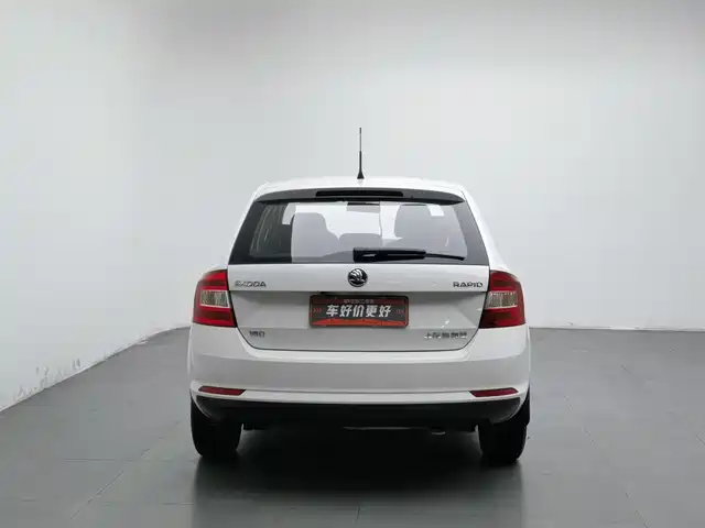 Škoda Skoda Rapid Spaceback 2016 Facelift 1.6L Automatic Forward Edition — фото 4