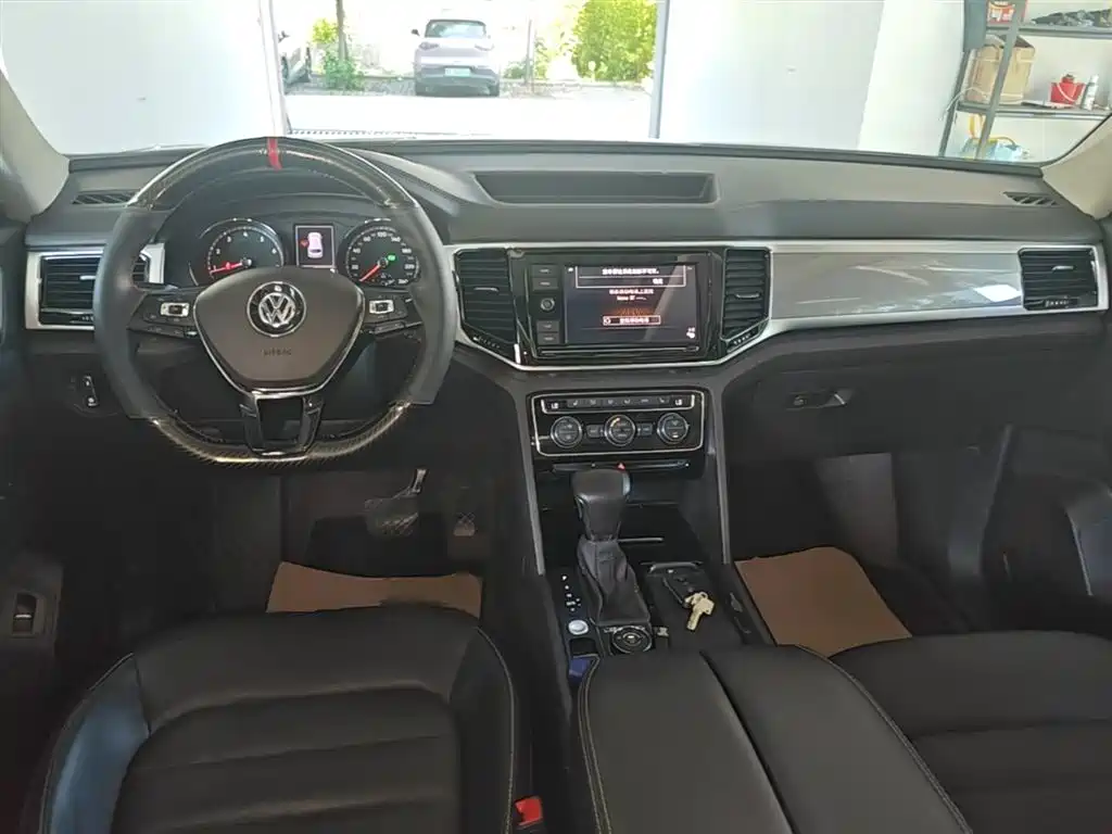 Volkswagen Teramont 2019 380TSI 4WD Luxury Edition China VI фото 10
