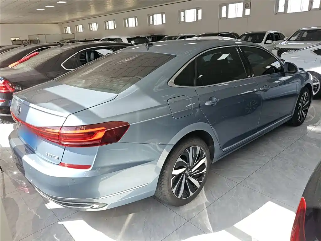 Volkswagen Passat 2022 330TSI Starlight Elite Edition фото 7