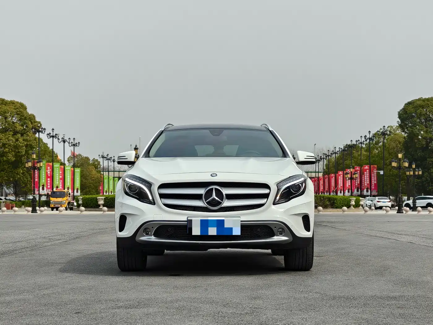 MERCEDES-BENZ GLA