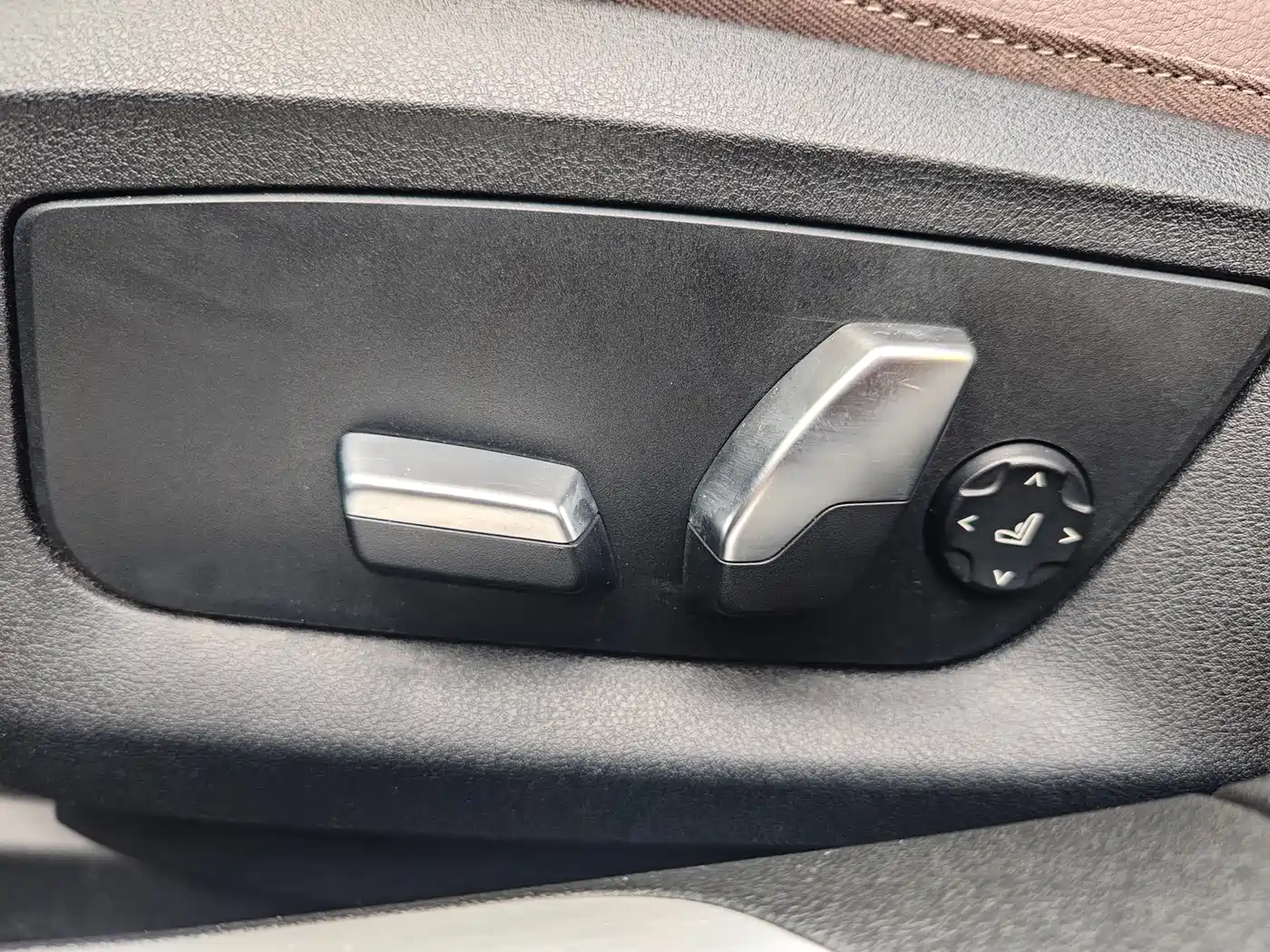 BMW 7 Series 2017 730Li Leading Edition фото 21