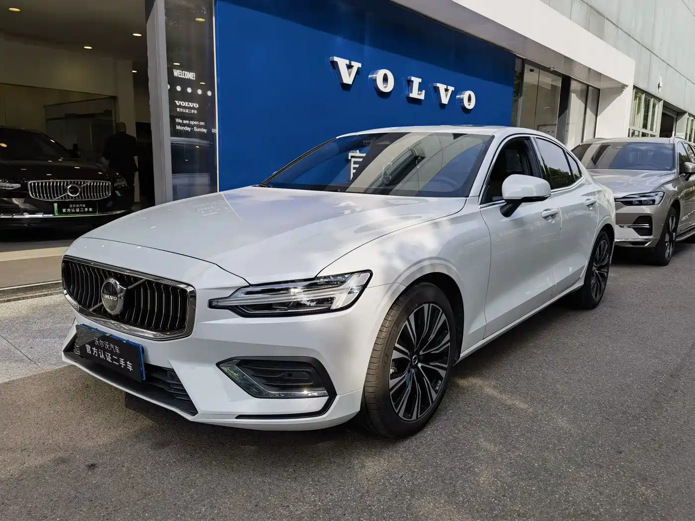 2025 Volvo S60