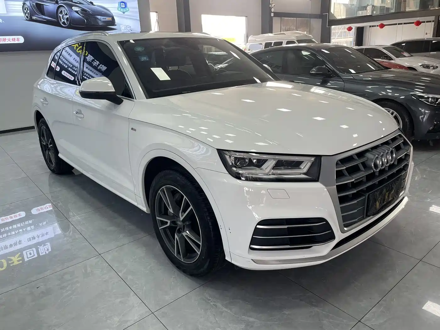 Audi Q5L 2020 Facelift 40 TFSI Honor Fashion фото 2