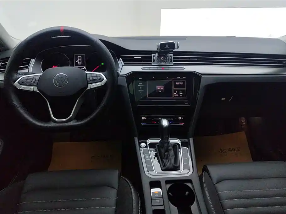 Volkswagen Magotan 2020 330TSI DSG Leading фото 12