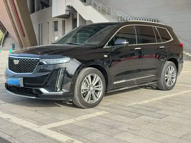 CADILLAC XT6