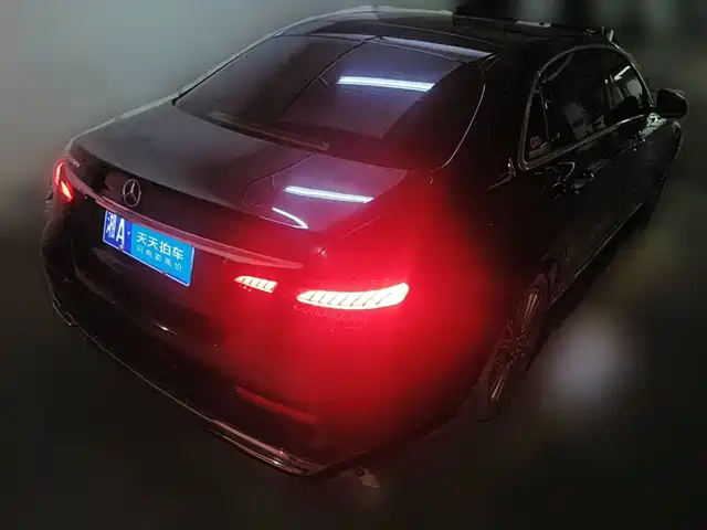 Mercedes-Benz E-Class 2023 E 300 L Fashion — фото 2