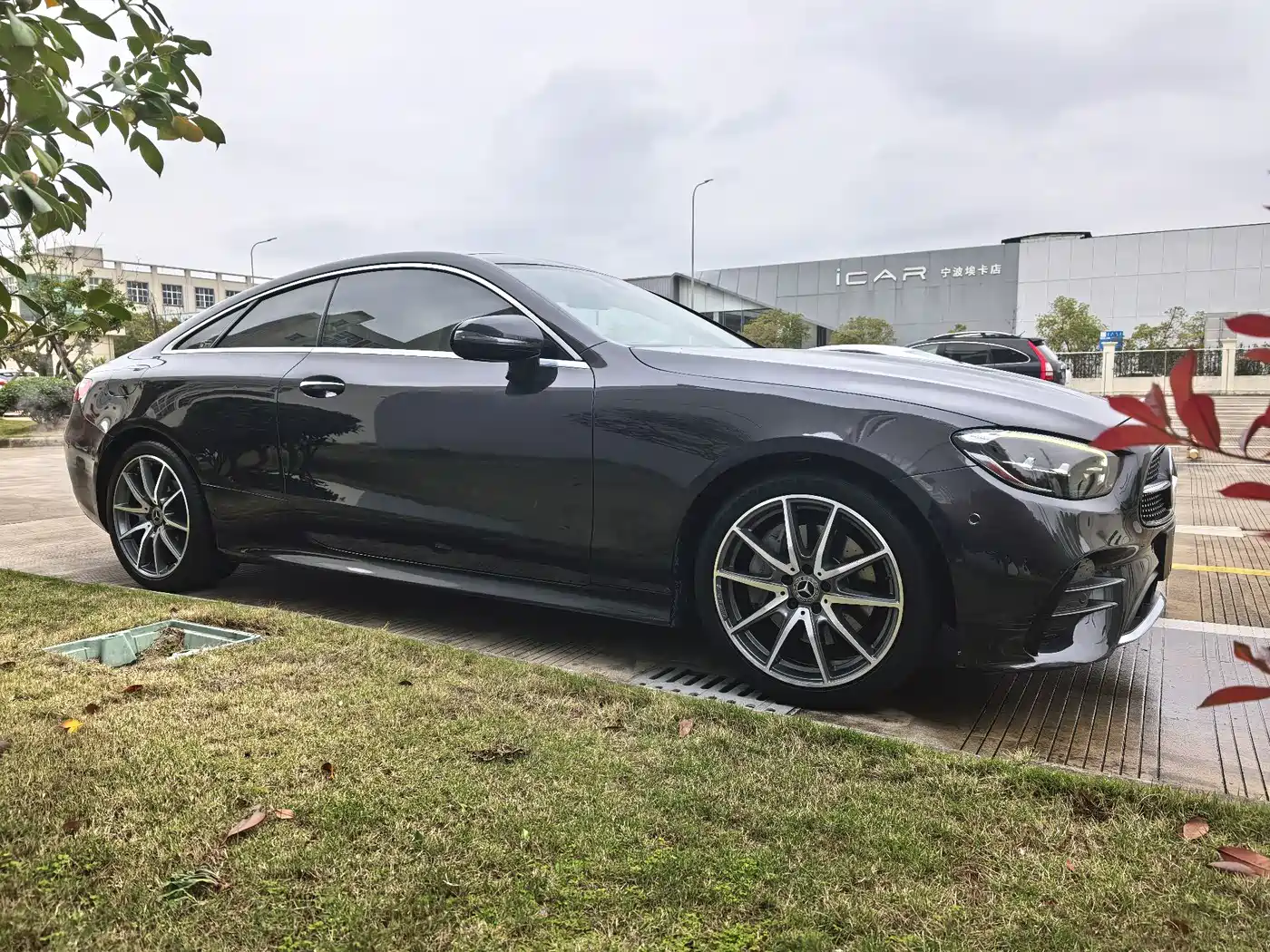 MERCEDES-BENZ E CLASS