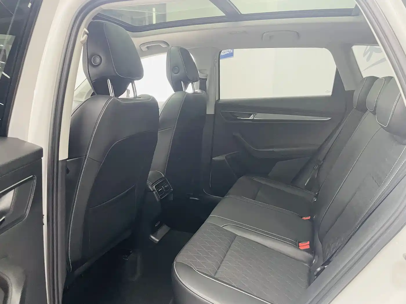 Škoda Karoq 2019 TSI280 Smart Drive Luxury Edition China VI фото 10