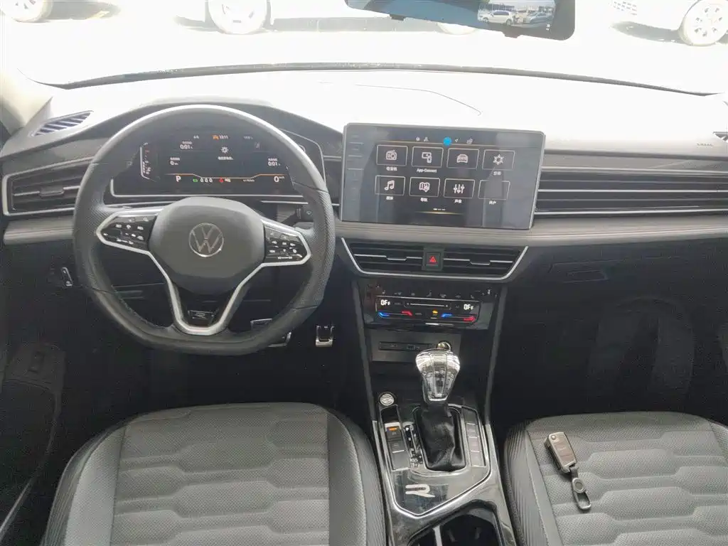 Volkswagen Tiguan X 2023 330TSI 2WD Flagship фото 6