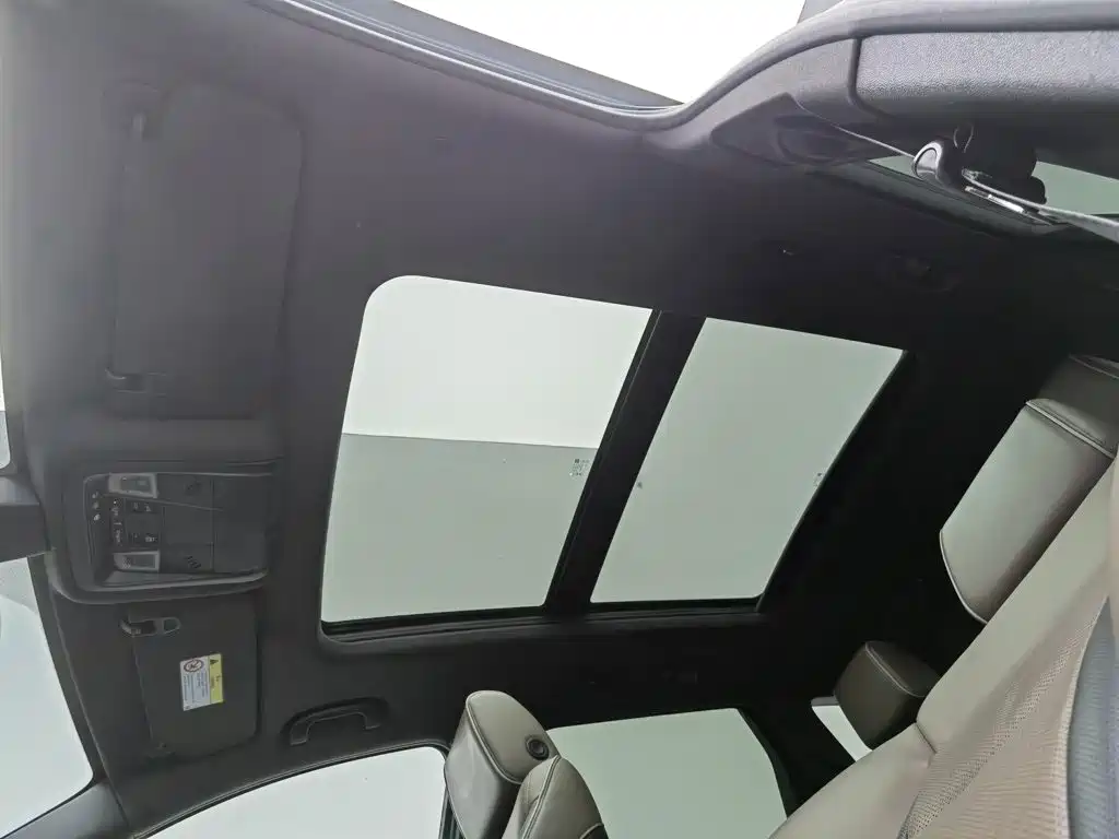 Фото 14 - Buick Enclave