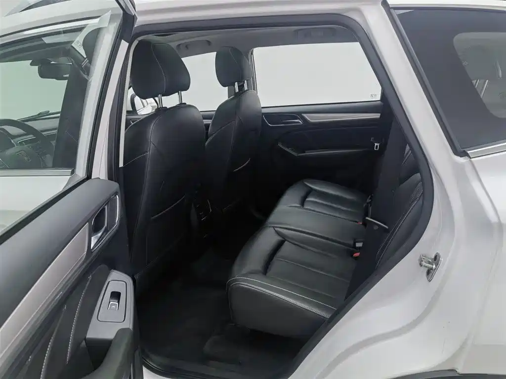 ROEWE RX5 NEW ENERGY