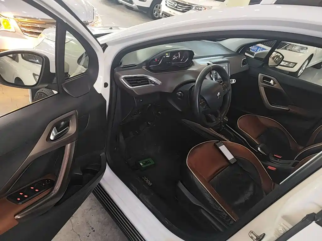 Peugeot 2008 2016 2014 1.6L Automatic Fashion Edition