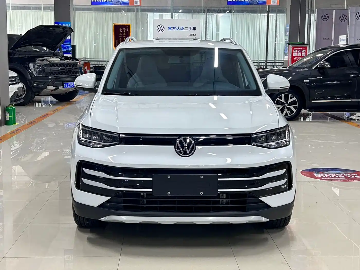 Volkswagen Tharu 2025 Model Rising Star 1.5L Advance Edition фото 2