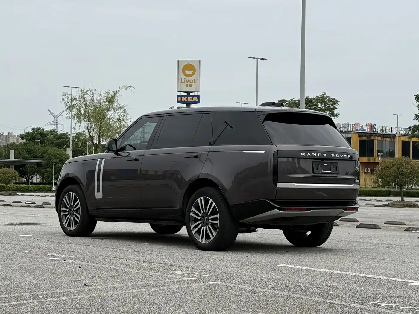 Land Rover Range Rover 2023 3.0 L6 400PS Genesis Extended Version фото 6