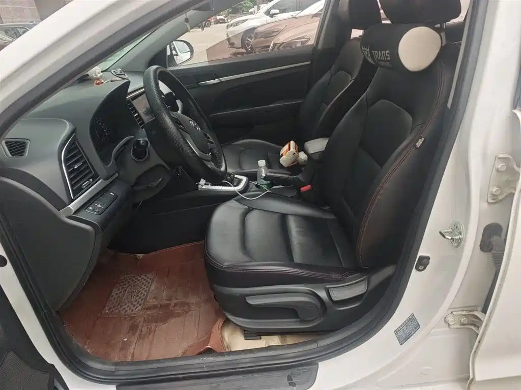 Hyundai Elantra 2016 Model 1.6L Automatic Smart Elite фото 8