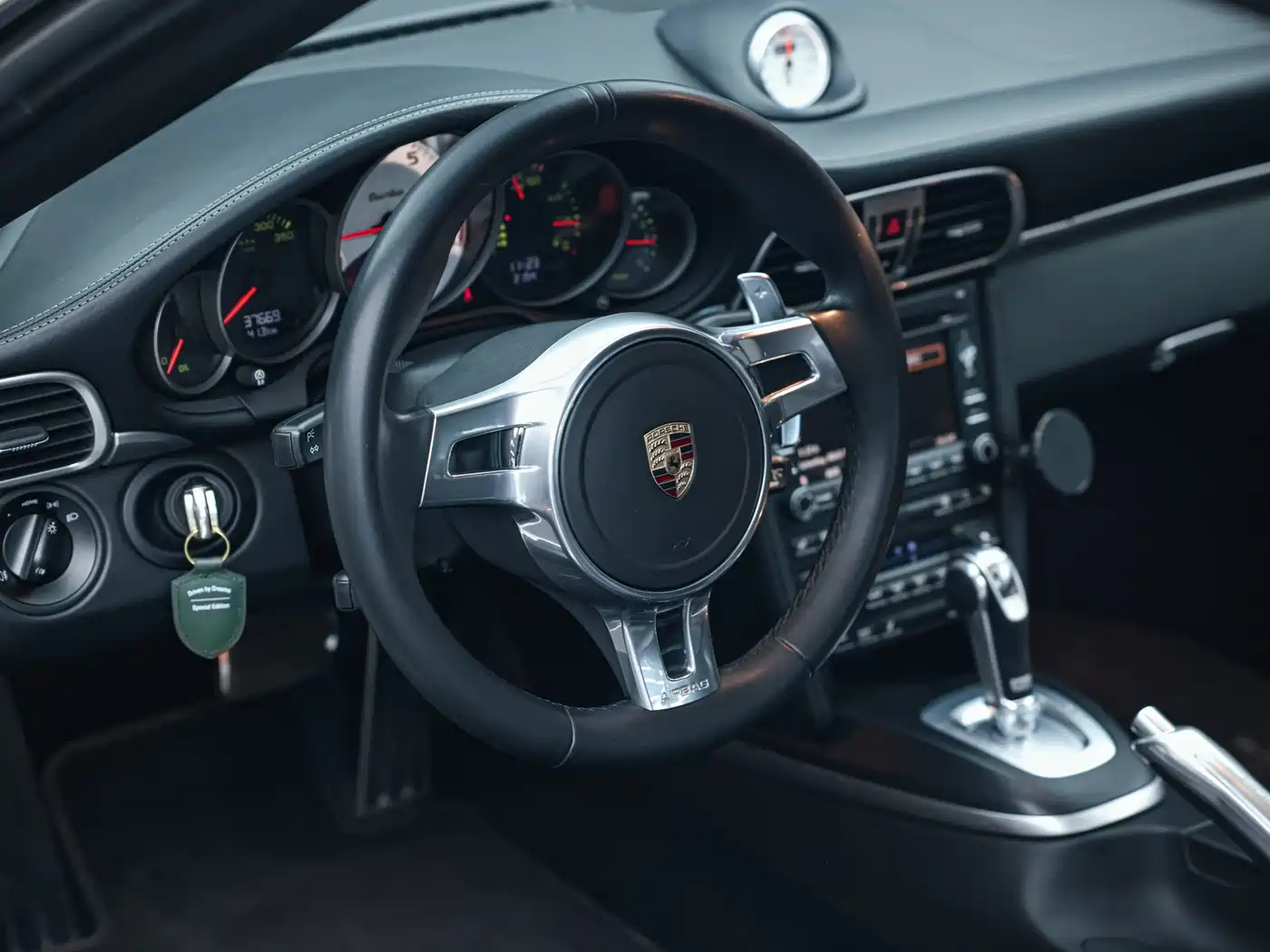 Porsche 911 2010 Turbo 3.8T фото 9