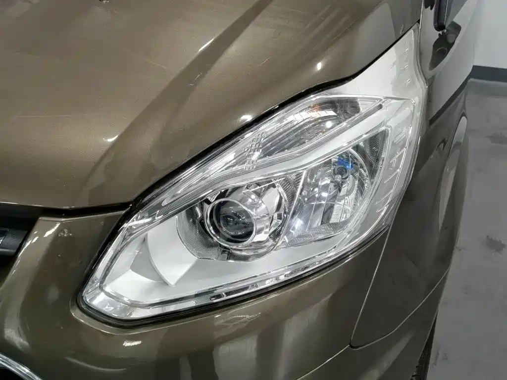 Ford Tourneo 2017 2017 2.0T Automatic Smart Elite Edition