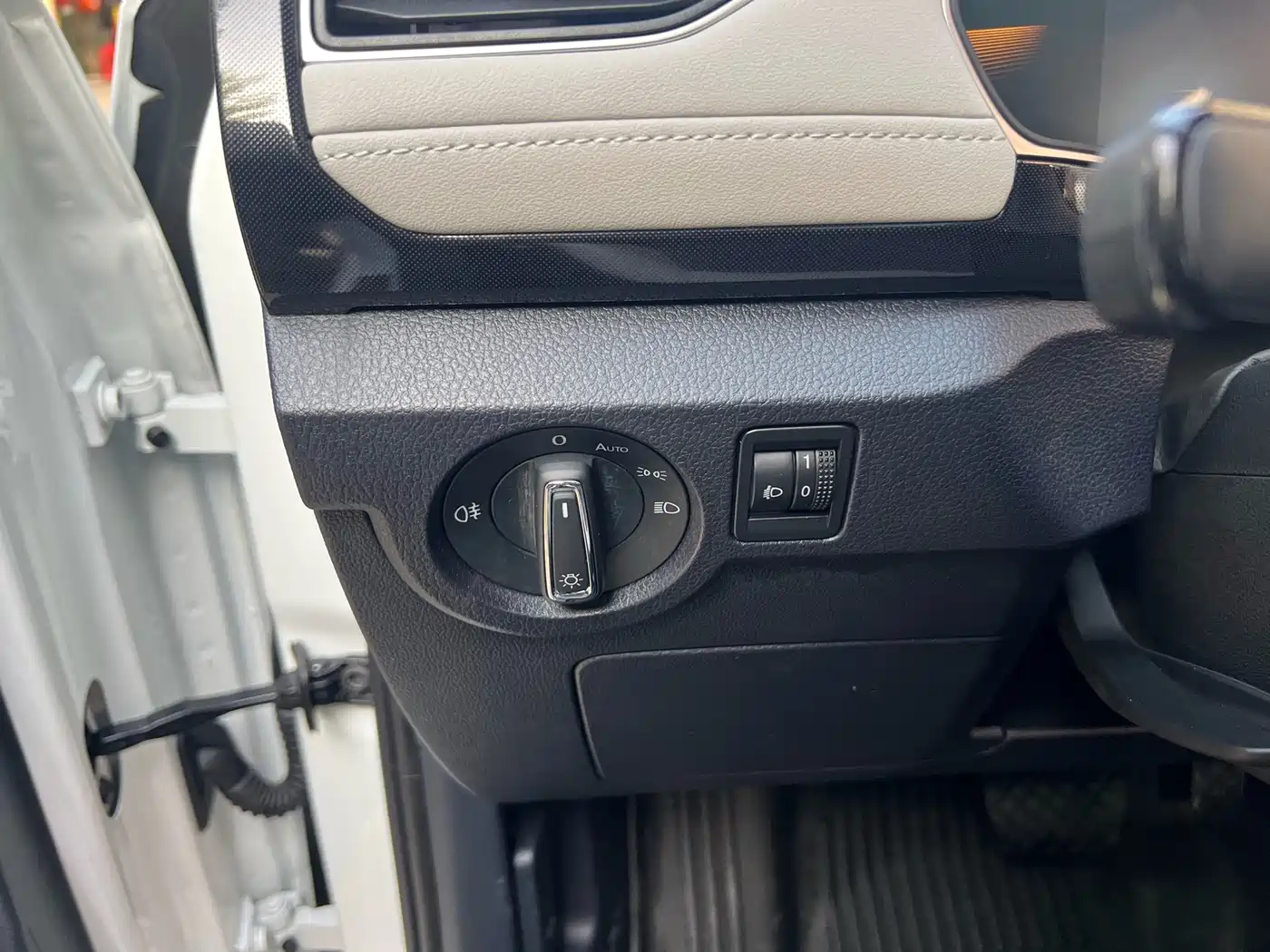 Volkswagen Tharu 2025 2025 Model Rising Star 300TSI Aspiration Edition