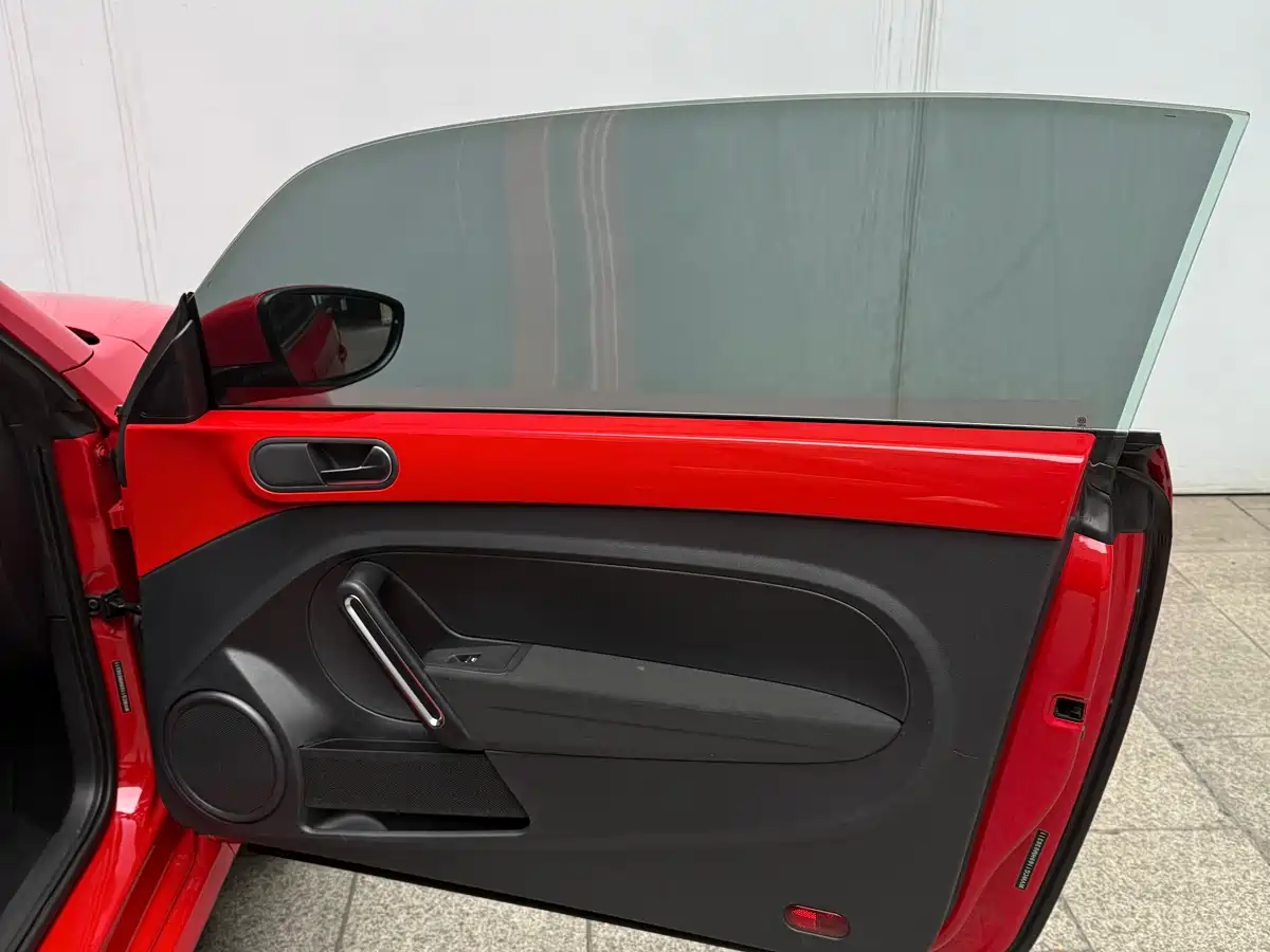 Volkswagen Beetle 2017 180TSI Style фото 17