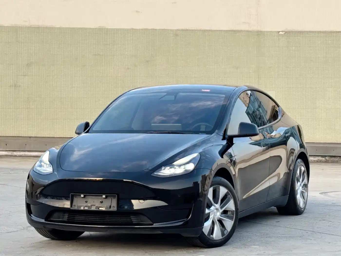 Tesla Model Y 2022 Rear-Wheel Drive Version