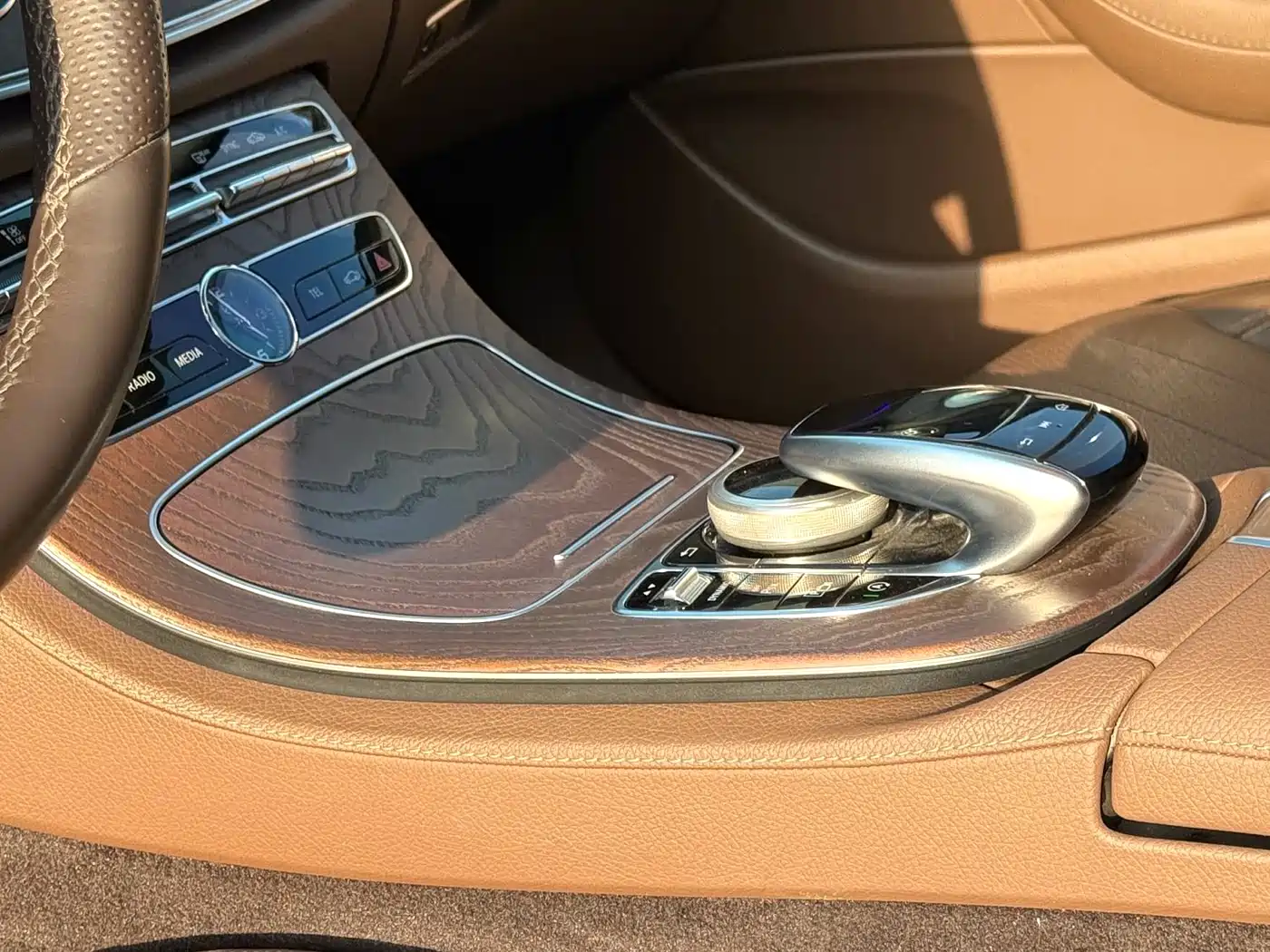 Mercedes-Benz E-Class 2018 E 300 L Luxury фото 5