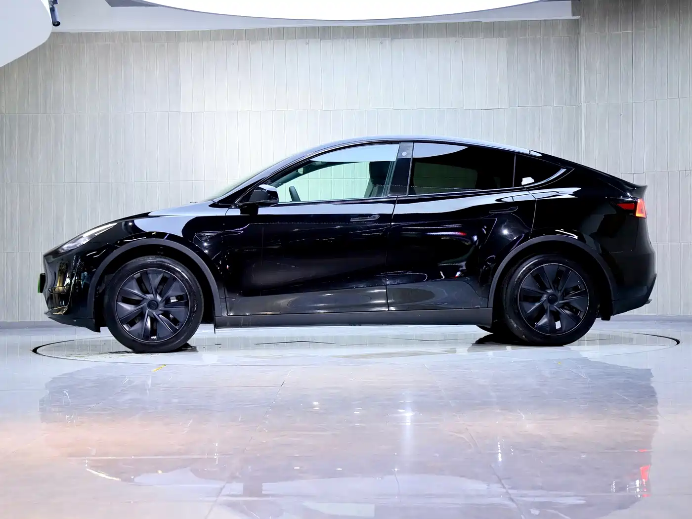 Фото 4 - Tesla Model Y