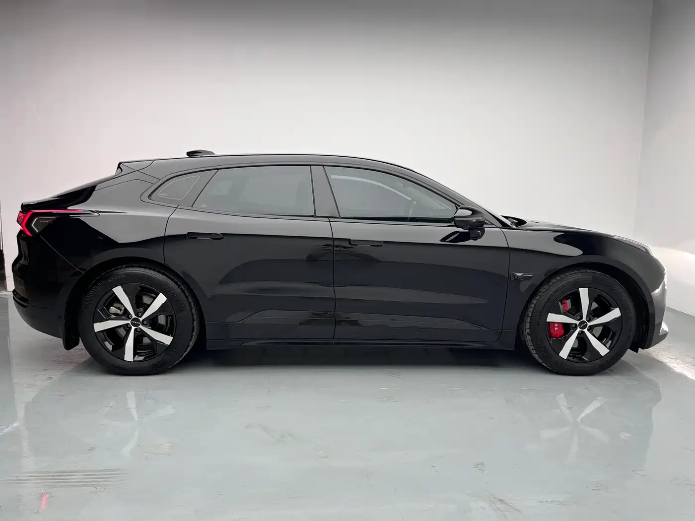 ZEEKR EXTREME KRYPTON 001