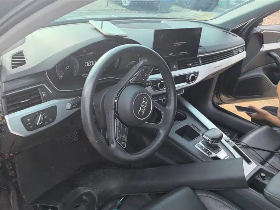 Audi A4L 2020 40 TFSI quattro Luxury Dynamic фото 12