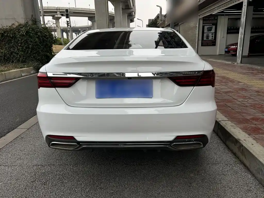 Фото 23 - Geely Binrui