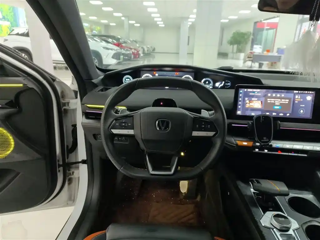 CHANGAN UNI-V