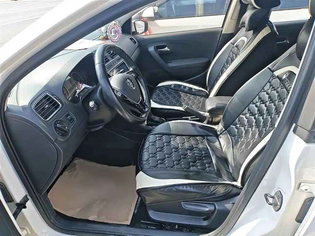Volkswagen Polo 2018 1.5L Auto Comfort фото 11