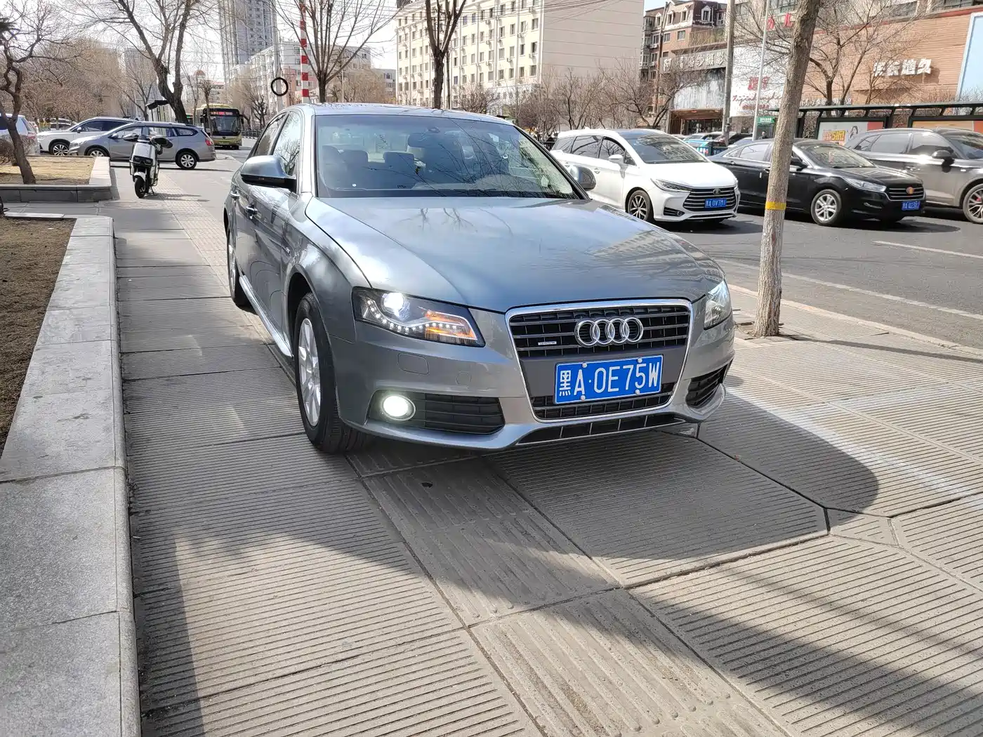 Audi A4L 2009 2.0 TFSI Standard