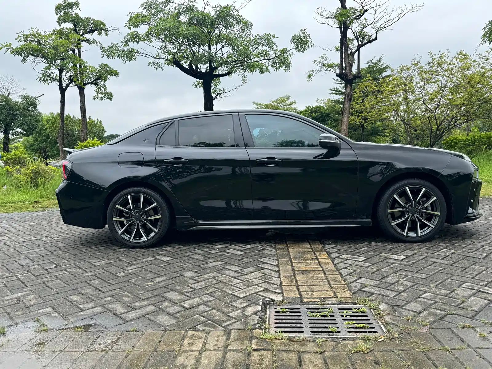 Фото 8 - Lynk & Co 03