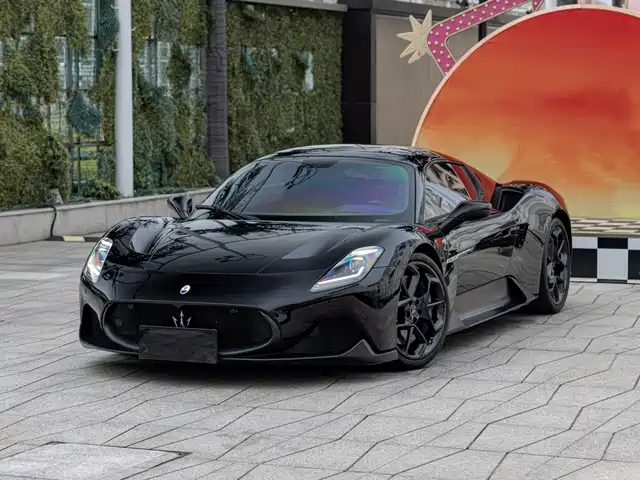 Maserati MC20 3.0T, Стандарт