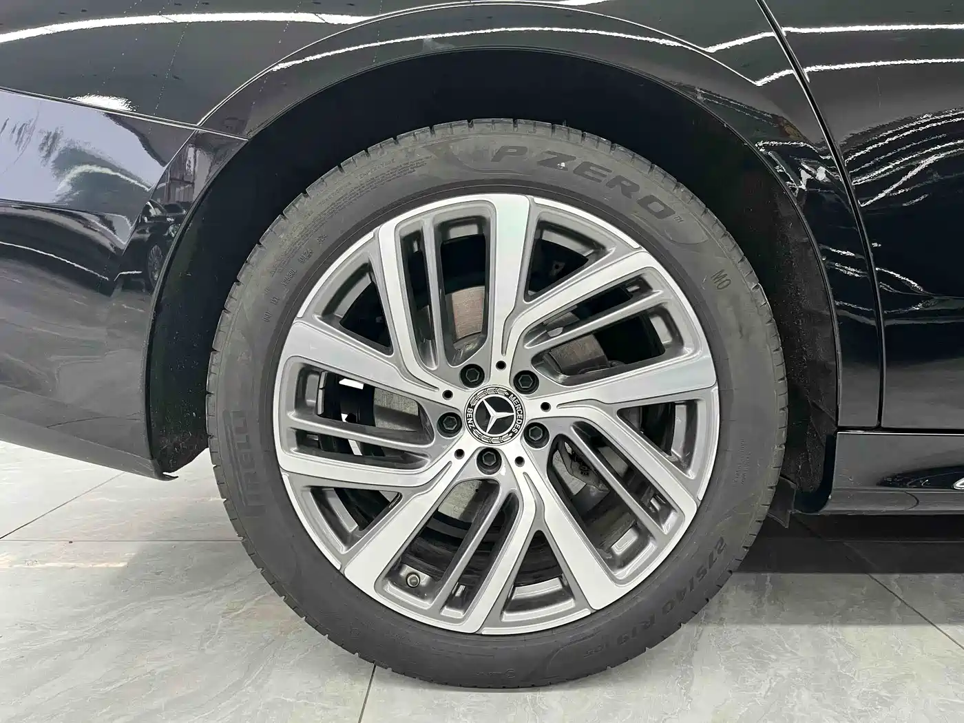 Mercedes-Benz E-Class 2024 E 300 L Fashion фото 26