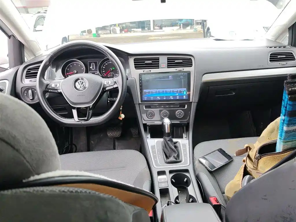 Volkswagen Golf 2018 1.6L Automatic Comfort фото 6