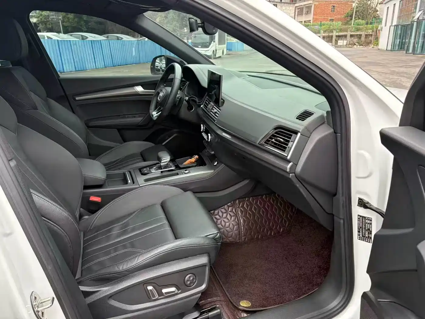 Audi Q5L 2023 45T Luxury Dynamic фото 6