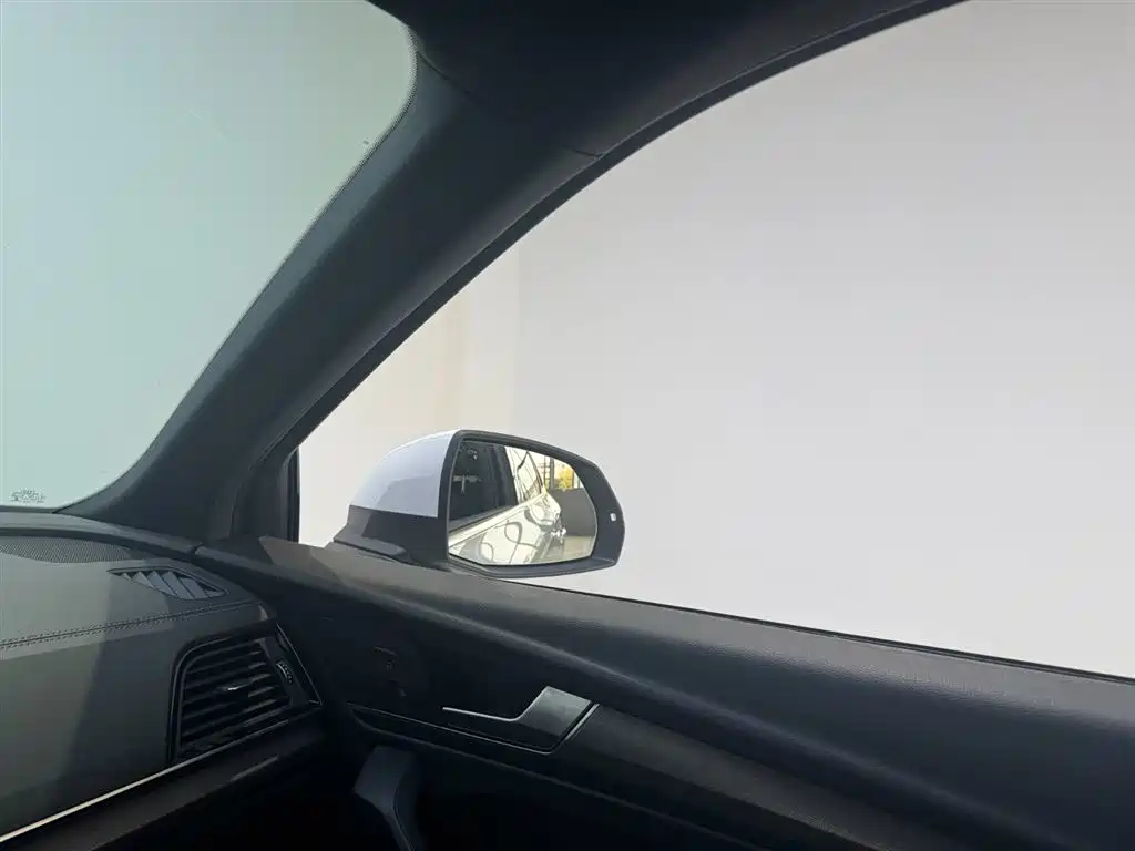 Audi Q5L Sportback 2022 40 TFSI Luxury фото 8