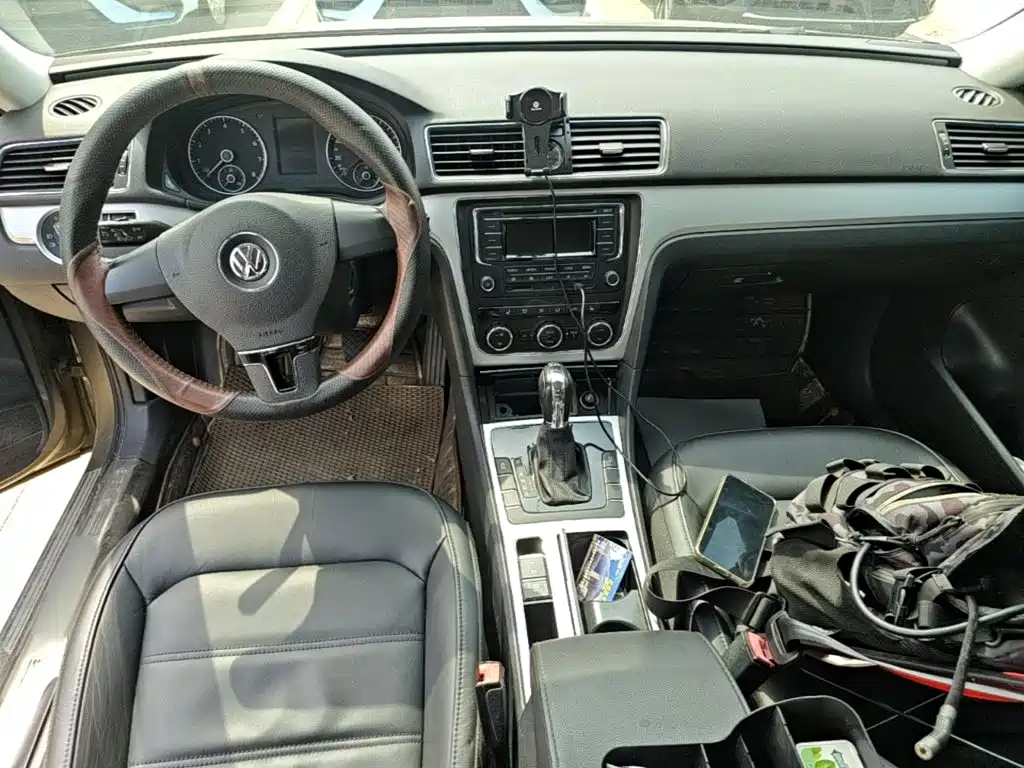 صورة 14 - Volkswagen Passat