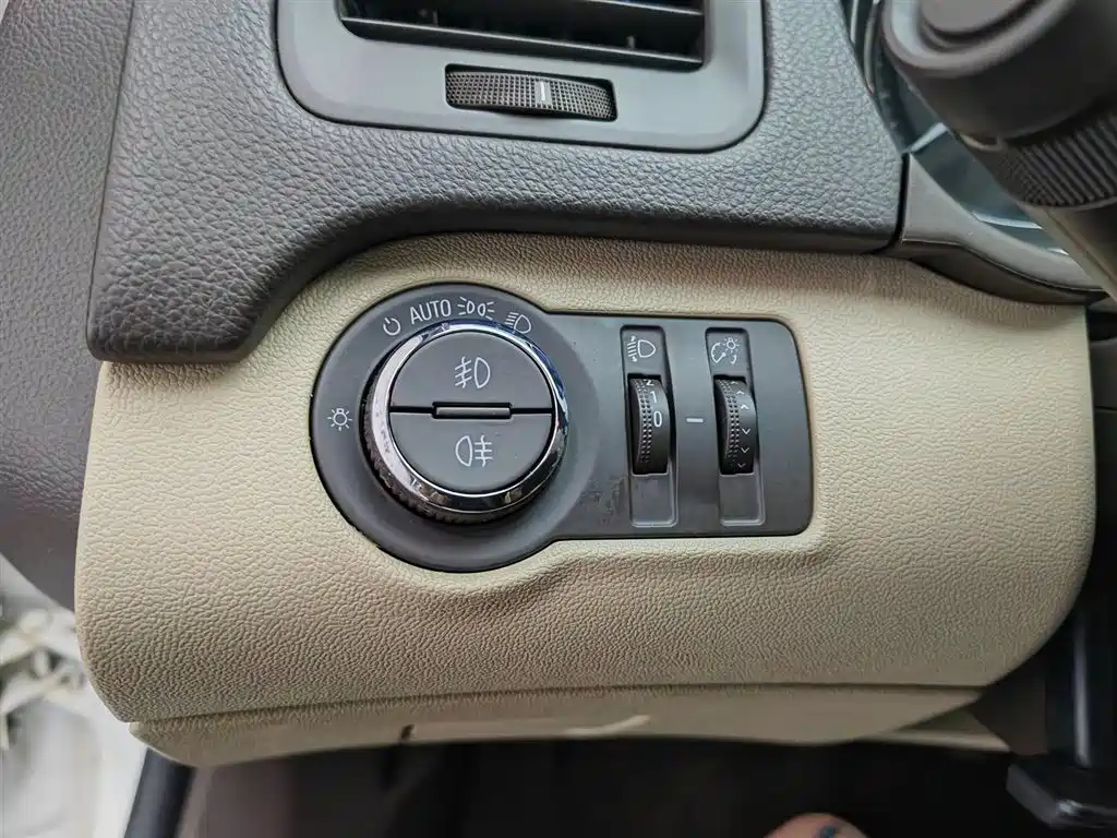 Buick Regal 2014 2.0L Elite Fashion Type фото 21