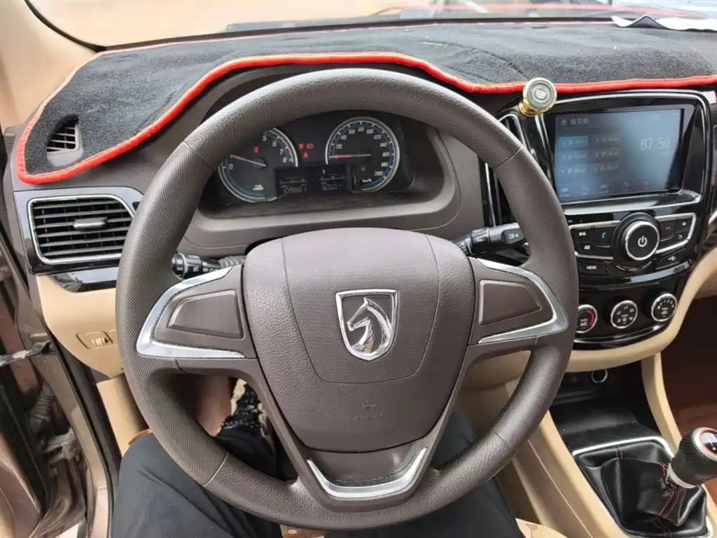 Baojun 730 2014 2014 1.5L Manual Comfort 7-seater