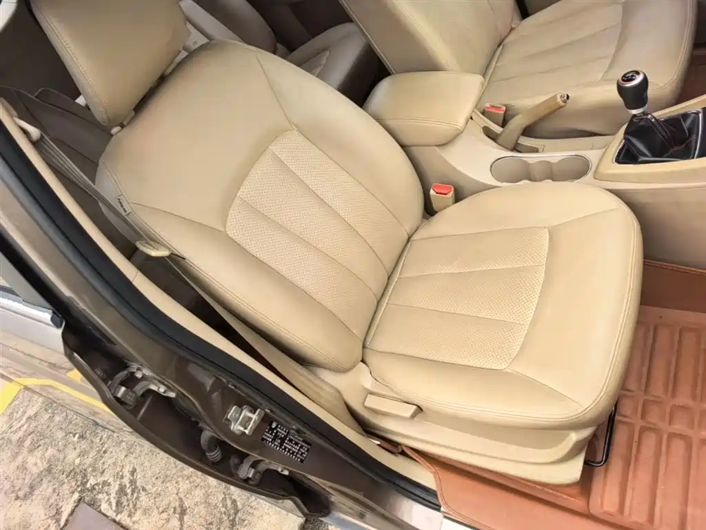Baojun 730 2014 2014 1.5L Manual Comfort 7-seater