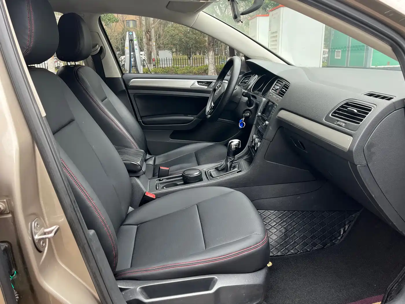 Volkswagen Golf 2018 1.6L Automatic Fashion фото 11