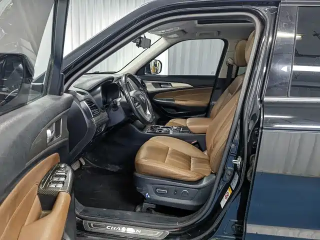 Changan CS95 2017 2017 2.0T FWD Zhitu Edition