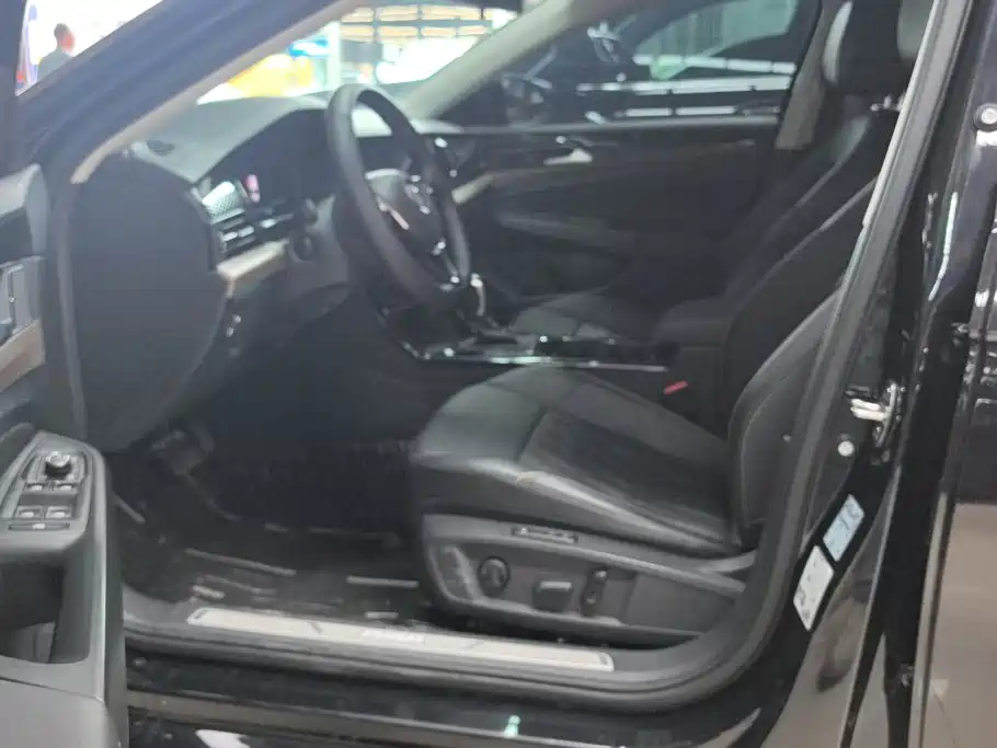 Фото 9 - Volkswagen Passat