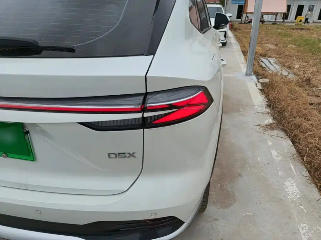 Roewe D5X DMH 2024 2024 135 Flagship Edition