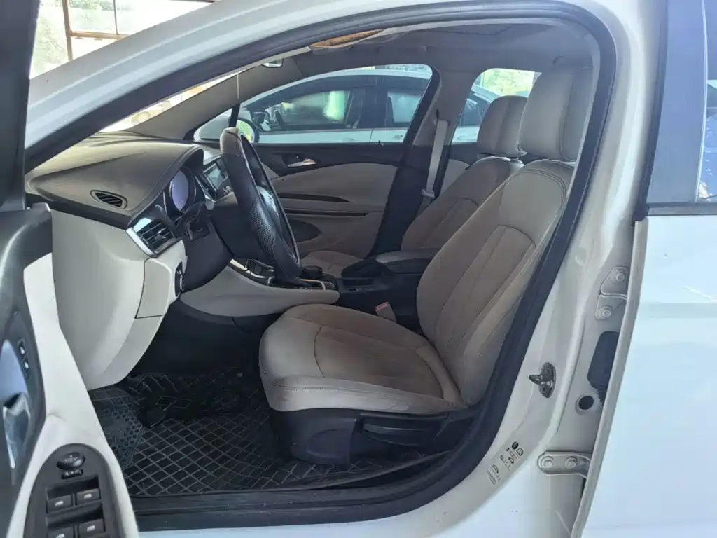 Photo 11 - Buick Verano